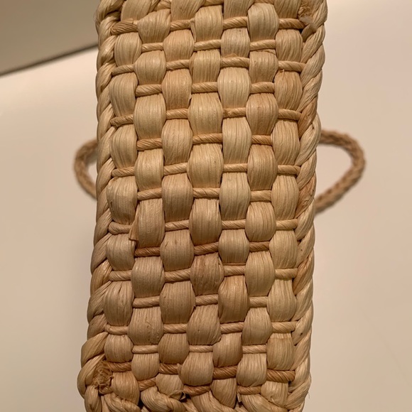 ADORABLE YOUNG GIRL’S PETITE STRAW PURSE. - Picture 3 of 6